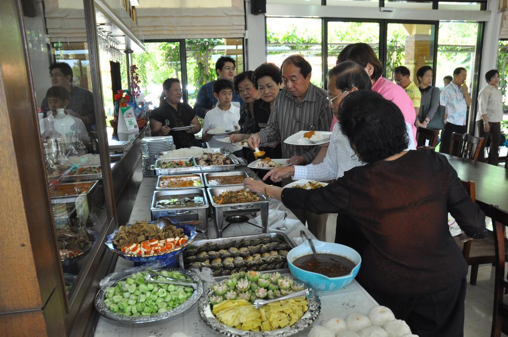 Maeklong Marina Resort Ratchaburi 外观 照片